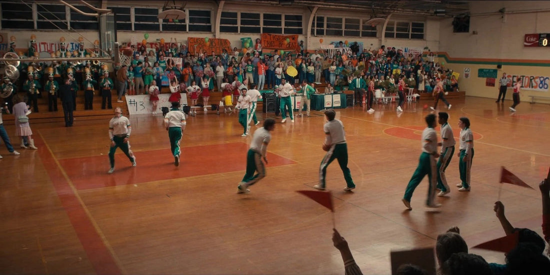 Basketbal Stranger Things: gymzaal van de Tigers, spelers op de vloer