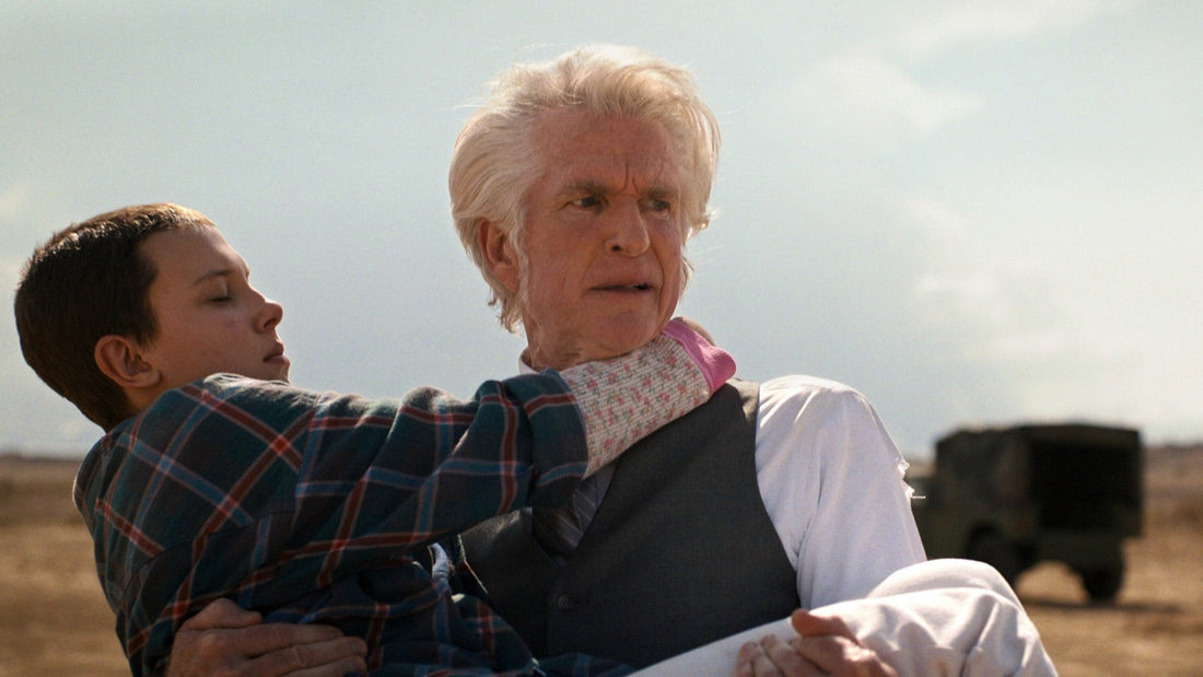 Eleven en Martin Brenner in de woestijn van Nevada, Stranger Things seizoen 4 aflevering 8