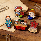 Set van 5 pins Stranger Things Friends Don't Lie