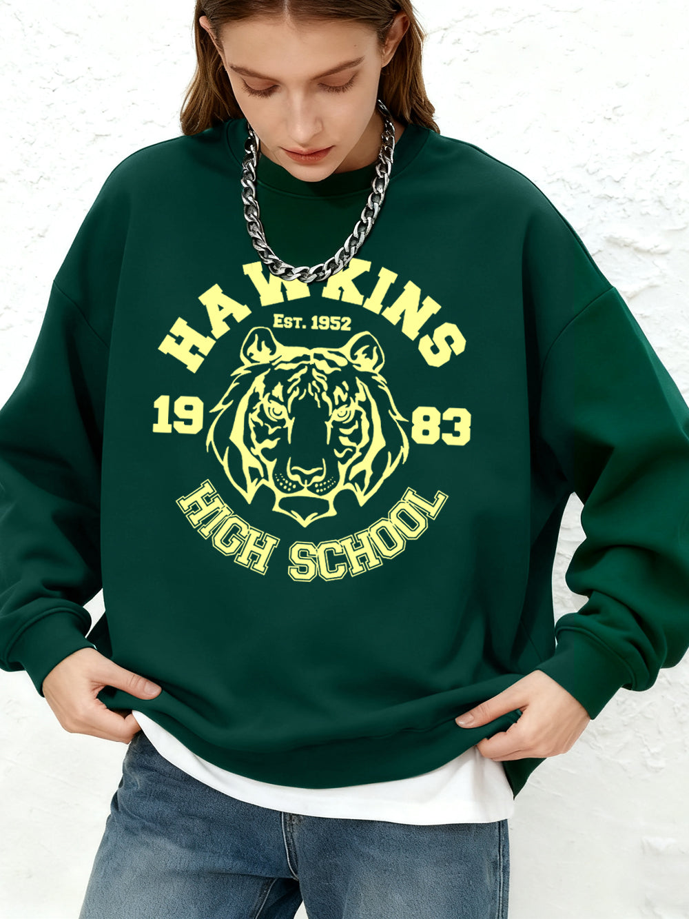 Sweat col rond Stranger Things Hawkins High School tigre – coloris Vert