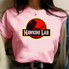 Roze dames-T-shirt Stranger Things Hawkins Lab