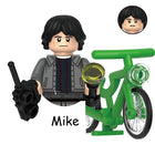 Mini-bouwfiguur Stranger Things Mike Wheeler op de fiets