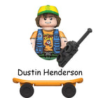 Mini-bouwfiguur Stranger Things Dustin Henderson op het skateboard